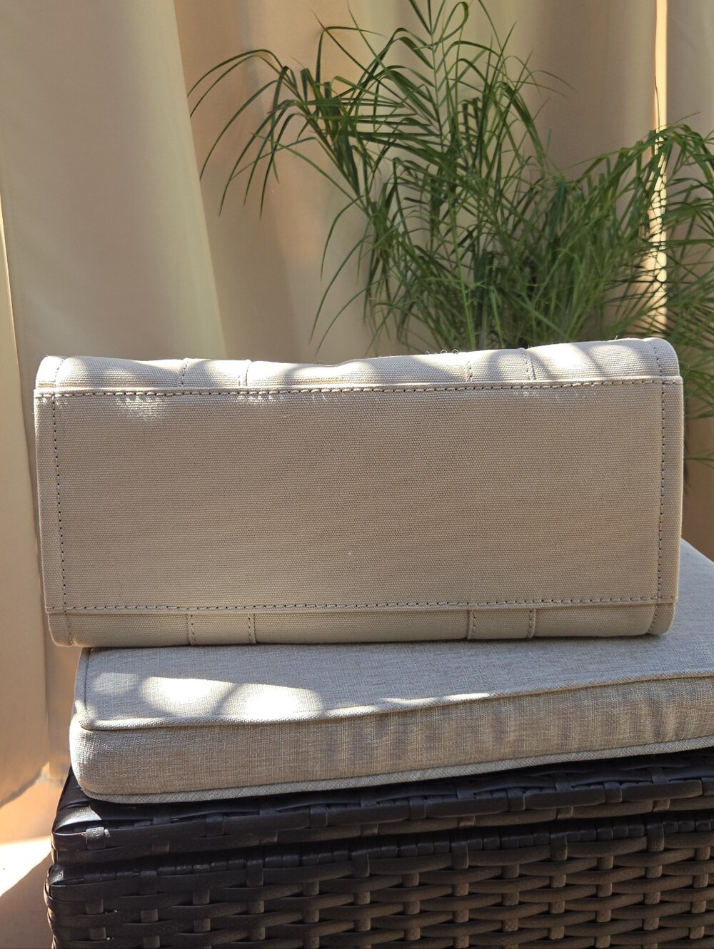 Marc Jacobs The Tote Bag in Beige - Picture 5 of 6